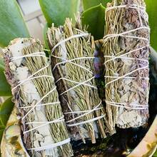 1/3件套鼠尾草香薰套装，用于净化负能量、家居清洁和营造幸福氛围，包含迷迭香、薰衣草和白鼠尾草熏香棒，手工制作。 - 多樣化香型 - 查看 7