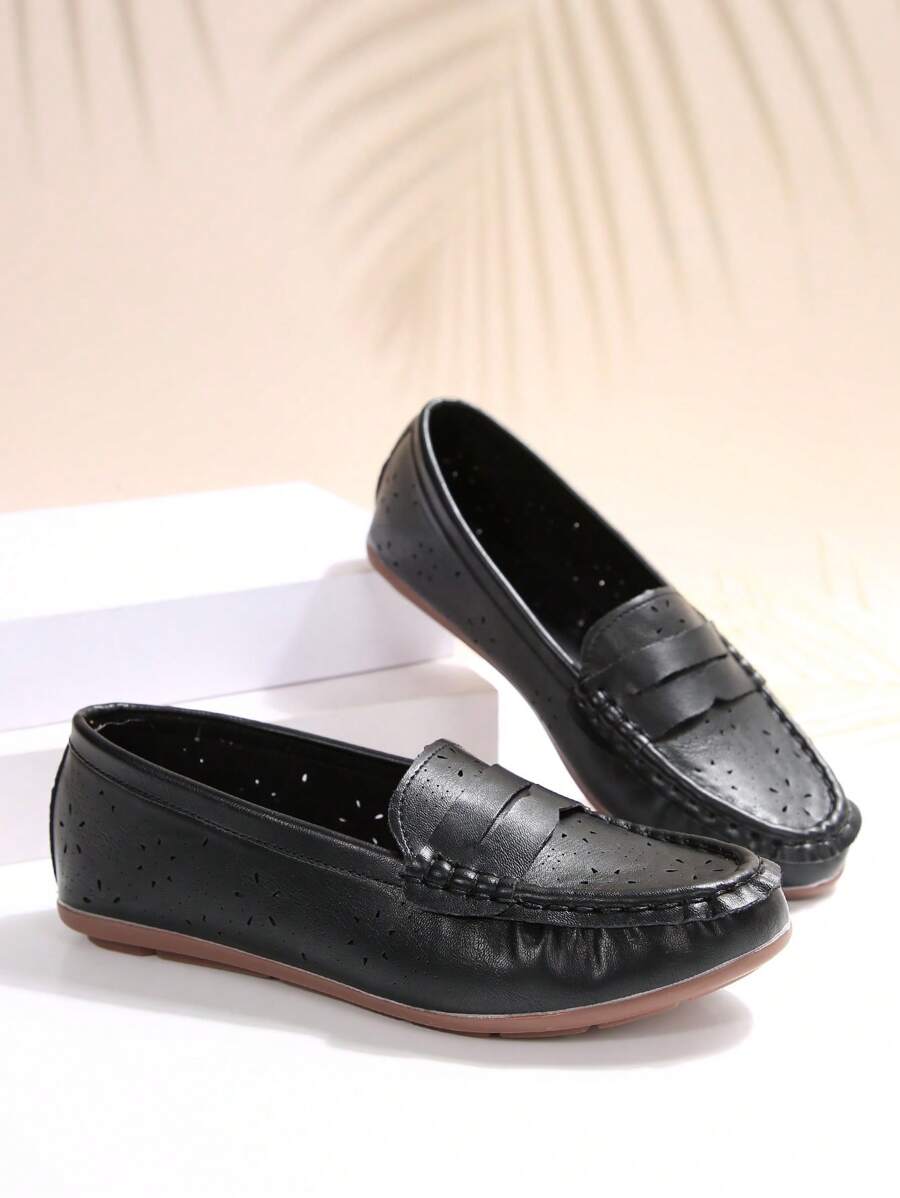 女士圆头便士乐福平底鞋，大码，镜面抛光，纯色，灵活，四季皆宜，简约设计，聚氨酯鞋面，织物内里，TPR 鞋底，无亮片，可手洗或专业干洗 - 黑色 - 查看 1