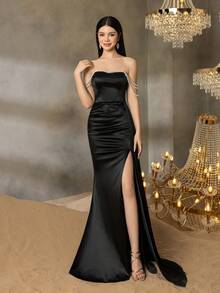 Alisa&Leo 缎面无肩带晚礼服，饰有珍珠链条细节 - 飘逸裙摆，侧开衩，是学校正式活动、青少年舞会、生日派对和优雅晚宴的理想之选。 - 黑色 - 查看 3