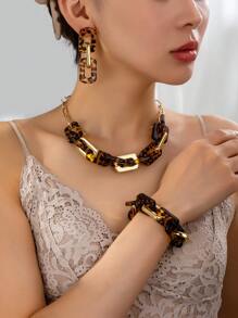 1套誇張的幾何長方形鏈條項鍊，女性耳環和手鐲套裝，適用於歐美度假和日常穿著