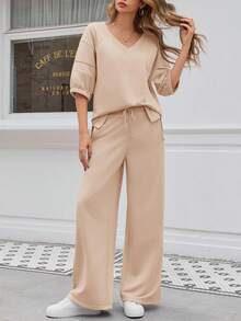 Fisoew Women's 2 Piece Lounge Set Y2K Casual Outfit - Soft V Neck T-Shirt & Wide Leg Pants Set, Loose Fit Tracksuit, Aesthetic Loungewear, Cozy Matching Set Fall Winter 2024 - 卡其色 - 查看 1