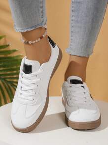 女士白色经典百搭圆头一脚蹬休闲系带柔软舒适平底户外运动休闲鞋，简洁鞋面，线条流畅，整体干净利落。适合春夏秋冬日常出游、校园、度假、街头时尚搭配 - 白色 - 查看 2