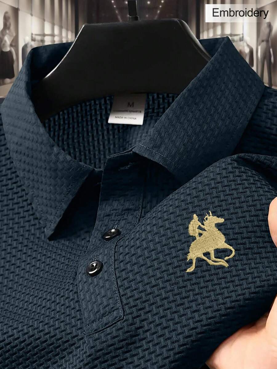 1 件刺绣图案男士商务休闲 Polo 衫,舒适面料,适合高尔夫、网球、户外旅行、休闲,是送给男士的绝佳礼物 - 藏蓝色 - 查看 1