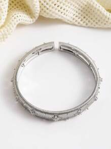 1pc High-Quality Vintage-Style Textured Snowflake Crafted Gold-Plated Bangle Bracelet With Rhinestones, Dual-Tone Regal Retro Luxurious Open Cuff Bracelet For Women, Suitable As A Festival Gift