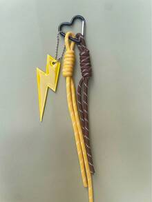 尖头闪电 PVC 反光吊坠钥匙扣 精致礼品 交通警示标志 背包挂饰