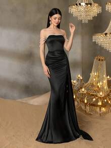 Alisa&Leo 缎面无肩带晚礼服，饰有珍珠链条细节 - 飘逸裙摆，侧开衩，是学校正式活动、青少年舞会、生日派对和优雅晚宴的理想之选。 - 黑色 - 查看 8