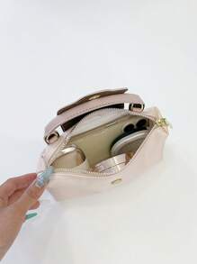 Modisch, niedlich, sanft, hellrosa Handtasche mit Umhängefunktion, Damentasche, Handytasche, aus Nylongewebe mit edler PU-Lederapplikation, leicht und strukturiert. Metallschnallenverzierung, voller Details. Klein und edel, bequem zu tragen, egal ob für den täglichen Ausgang oder Dates, es kann dem Aussehen Akzente verleihen.