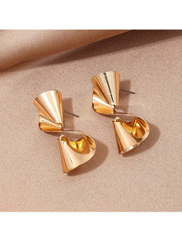 1 Pair Fashion Punk Metal Smooth Twisted Design Stud Earrings, Earrings For Women, Suitable For Daily Wear, Birthday, Holiday Party