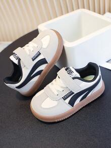 1 Pair All-Season Baby Sneakers, Design: The Overall Color Scheme Is Simple Yet Fashionable, With The Black Decorative Lines On The Shoe Body Contrasting Sharply With The Light-Colored Upper, Following The Current Popular Retro Sports Style, Allowing Children To Wear Them With A Fashionable Taste And Easily Match Various Outfits.