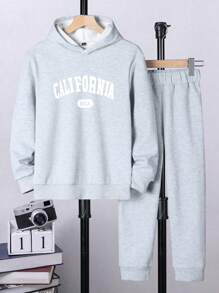 2 件套 Tween Boy 休闲字母印花羊毛连帽衫和裤子，深混色