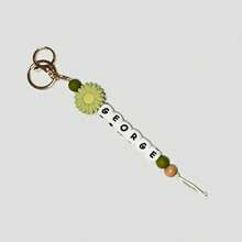 1pc Customized Personalized Silicone & Wood Keychain, Name Tag Key Chain, Mother's Day/Girl's Gift/Graduation/Teacher's Day Gift,School Supplies,Back To School,School Gift,For Office,For School,For Classroom,For Teacher Gifts,For University,For Colleague,For Dorm Rooms,For Teacher,For Boys And Girls,For Teenagers,Junior High School Students,Middle School Students,High School Senior High School Students,College Students,University Students,Freshman,Sophomore,Underclassmen, Colorful,Cute,Adorable,Funny,Kawaii,Y2K,Stylish,Unisex,Casual,Custom,Personalized,Unique,Customized,Ideal Gifts For Him,Ideal Gifts For Her,Her,Boyfriend,Girlfriend,Family,Friends - Silicone Daisy Keychain - View 9