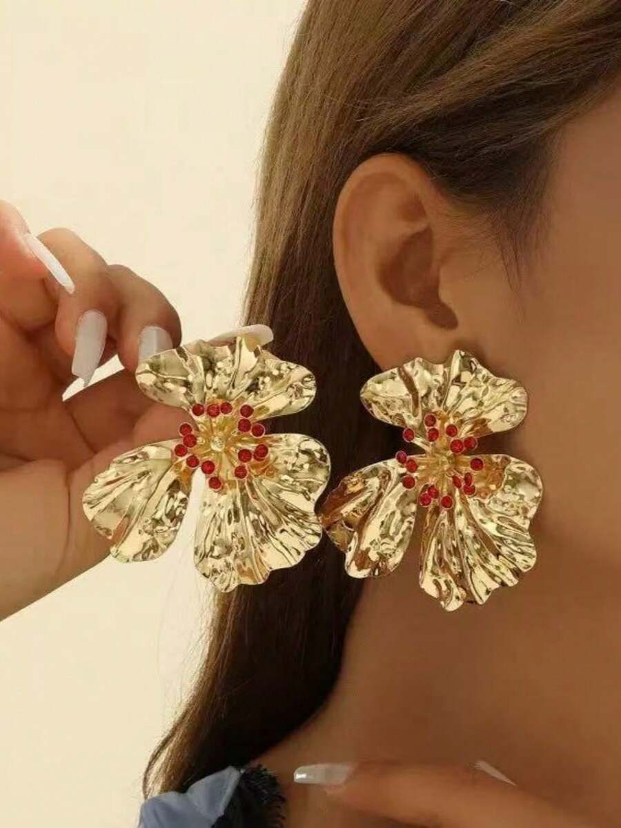 1 Pair Fashionable Exaggerated European & American Metallic Floral Rhinestone Earrings, Elegant Luxury High-End Gold Tone Stud Earrings Suitable For Women's Banquet, Party, Wedding, Holiday Gift - Flower Earrings - View 1