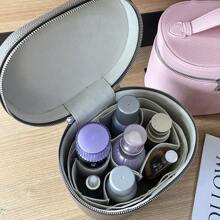 1个定制大容量PU皮革化妆盒，带内部收纳整理隔层，个性化女士旅行化妆包，带提手，轻奢收纳内胆，可定制姓名及字母大小写，分隔式设计，时尚秋季，尽显魅力