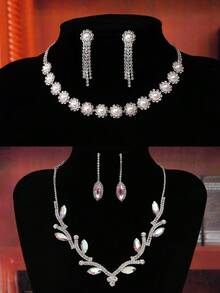 一套优雅简约的鹿形吊坠项链和耳环首饰套装，适合晚宴和婚礼佩戴。 - 銀色 - 查看 11