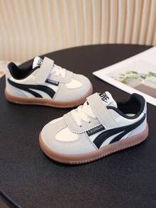 1 Pair All-Season Baby Sneakers, Design: The Overall Color Scheme Is Simple Yet Fashionable, With The Black Decorative Lines On The Shoe Body Contrasting Sharply With The Light-Colored Upper, Following The Current Popular Retro Sports Style, Allowing Children To Wear Them With A Fashionable Taste And Easily Match Various Outfits.