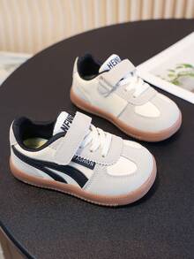 1 Pair All-Season Baby Sneakers, Design: The Overall Color Scheme Is Simple Yet Fashionable, With The Black Decorative Lines On The Shoe Body Contrasting Sharply With The Light-Colored Upper, Following The Current Popular Retro Sports Style, Allowing Children To Wear Them With A Fashionable Taste And Easily Match Various Outfits.