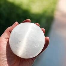 1 Classic Selenite Crystal Ball, Large Handmade Stone Tabletop Decoration For Home, Office, Yoga Room, Ideal For Wedding, Christmas, Halloween, Thanksgiving, Father's Day, Mother's Day - Selenite - View 6