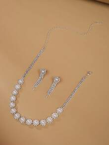 一套优雅简约的鹿形吊坠项链和耳环首饰套装，适合晚宴和婚礼佩戴。 - 銀色 - 查看 8