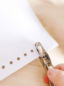 坚固耐用的金属手持式打孔器：直径 6 毫米圆形，盒装，办公专用。操作简便，是家庭办公室、学校、工作场所的理想之选。非常适合上班族、学生、教师、行政人员和手工爱好者。