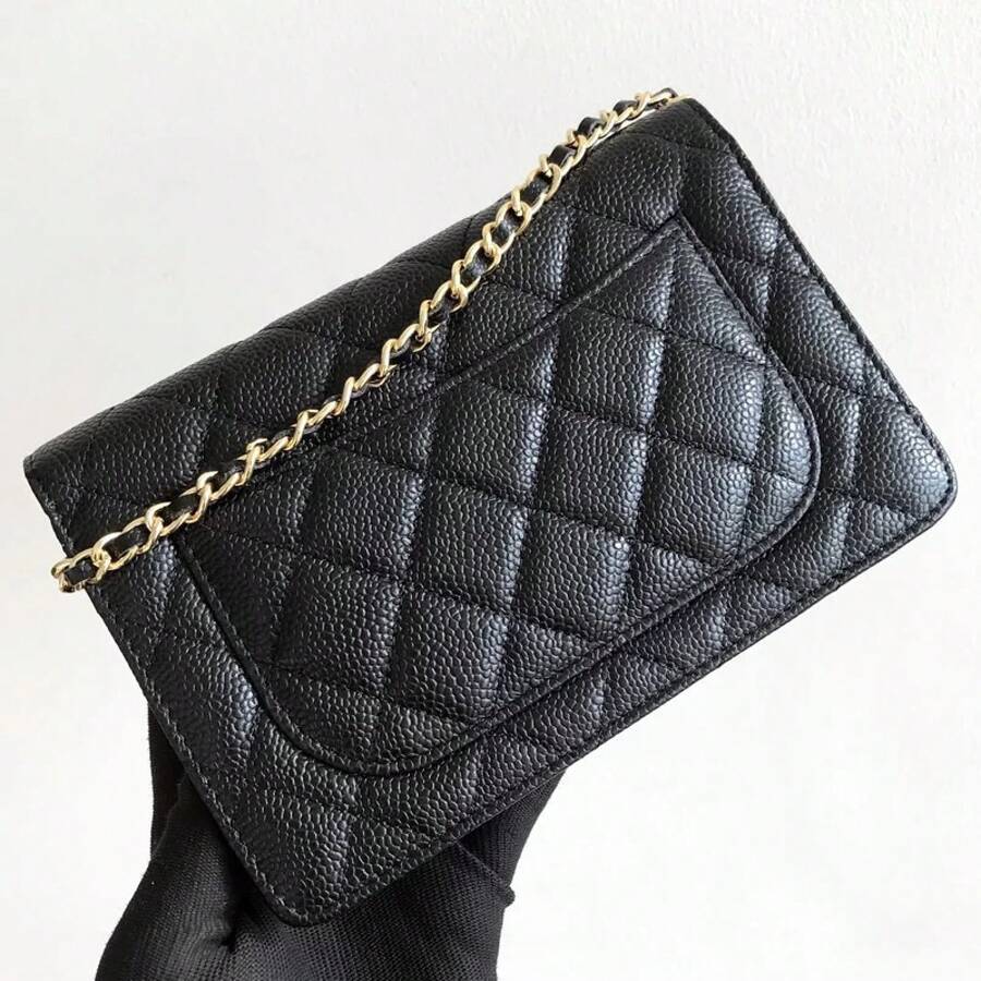 Women Shoulder Bags - Fårskinn med silverdetaljer - Visa 1