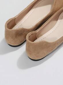 35-45 秋季新款尖头平底帆布一脚蹬平底鞋，时尚低帮休闲鞋，卡其色，轻便舒适女士平底鞋