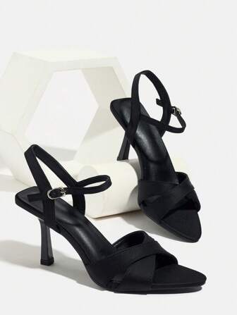 Damsandaler med spetsiga tå och korsband, högklackade sandaler, eleganta för fest, vardagskläder, bankett, kontor, moderiktiga svarta satinsandaler med hög klack för sommar och höst