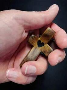 10 Pieces/1 Customized Wooden Heart Cross With Name Or Text, Encouraging Gift Small Wooden Cross, Hand-Held Pocket Cross, Fingertip Pressure Relief Religious Gift For Prayer Church Gift Easter Gift, God With You,Encouraging Gift,Multi-Functional, Ornamental,Reusable,Exquisite,Stylish,High-Quality,Colorful,Modern,Custom,Personalized,Unique,Customized Festival Party Supplies,Festive Calendar