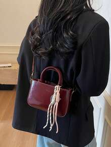 新款时尚经典百搭纯色 PU 防水面料，字母图案装饰设计手提包，吊坠装饰设计单肩包，适合旅行、购物、聚会、约会。 - 酒紅色 - 查看 9