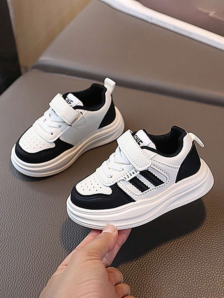 3-8 Years Old Kids' Black & White Digital Print Sports Shoes, Children's Casual Sneakers With Vibe! Convenient Hook And Loop Design For Easy On/Off