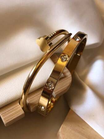 Conjunto de 2 pulseiras de aço inoxidável de luxo com trevo de quatro folhas e fecho de trevo de quatro folhas, combinação de joias de aço inoxidável minimalista e à prova d'água, adequada para uso diário