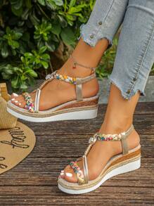 1双夏季厚底坡跟复古编织花卉平底凉鞋，适合青少年