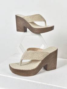 女士绳编装饰波西米亚风格仿绳鞋底人字拖坡跟厚底凉鞋。时尚春夏粗跟高跟凉鞋。适合日常穿着、派对、度假、聚会、宴会、婚礼、时装秀。可搭配吊带背心、T 恤、衬衫、比基尼、裙子、连衣裙、短裤。 - 杏色 - 查看 5