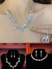 一套优雅简约的鹿形吊坠项链和耳环首饰套装，适合晚宴和婚礼佩戴。 - 銀色 - 查看 1