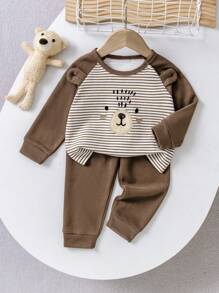 2 件套幼儿男童休闲装，可爱熊图案条纹拼接耳朵设计长袖上衣搭配棕色卷边裤，舒适的日常穿着 - 棕色 - 查看 1