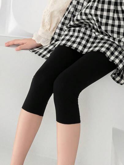 1pc Kids Solid Color Vertical Stripe Print Cropped Leggings