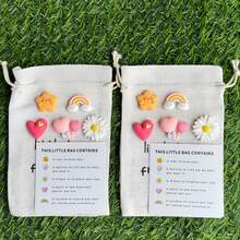 珍贵友谊礼品套装 - 小型拥抱袋，配有励志诗歌卡、心形气球、彩虹、微笑、雏菊饰物 - 树脂材质，无需电力 - 非常适合生日、周年纪念日、圣诞节、新年、感恩节、情人节派对 - 彩色 - 查看 9