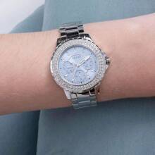 Guess Guess Ladies' Quartz Watch, Stainless Steel Strap, Stainless Steel Dial, Quartz Movement, Water-Resistant To 50 Meters, Pointer Display, Suitable For Daily Gatherings GW0410L1 GW0410L2 GW0410L3 GW0410L4
