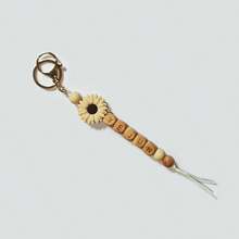 1pc Customized Personalized Silicone & Wood Keychain, Name Tag Key Chain, Mother's Day/Girl's Gift/Graduation/Teacher's Day Gift,School Supplies,Back To School,School Gift,For Office,For School,For Classroom,For Teacher Gifts,For University,For Colleague,For Dorm Rooms,For Teacher,For Boys And Girls,For Teenagers,Junior High School Students,Middle School Students,High School Senior High School Students,College Students,University Students,Freshman,Sophomore,Underclassmen, Colorful,Cute,Adorable,Funny,Kawaii,Y2K,Stylish,Unisex,Casual,Custom,Personalized,Unique,Customized,Ideal Gifts For Him,Ideal Gifts For Her,Her,Boyfriend,Girlfriend,Family,Friends - Silicone Daisy Keychain - View 42