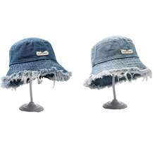 1pc Women Sunscreen Casual Bucket Hat With Silver Letter Badge And Frayed Brim, Suitable For Travel And Shopping Outfits