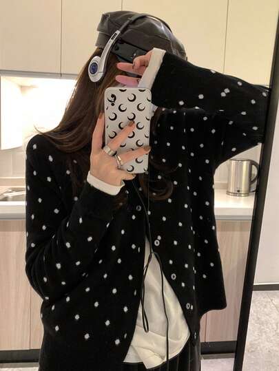 女士波点随机印花纽扣开襟毛衣，休闲秋冬上衣