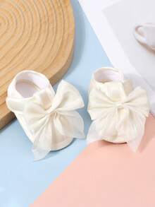 Zapatos de bebé niña recién nacida de suela blanda, zapatillas de cuna, primeros pasos planos, con lazo y flor, antideslizantes, para vestido de princesa de boda - Beis - Ver 2
