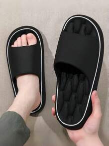 Zapatillas de hombre de cuatro estaciones, material de EVA con desodorante, suela blanda y transpirable, cómoda para usar en casa, negra para uso casual diario, adecuada para caminar en casa o al aire libre, zapatillas esenciales para el transporte diario