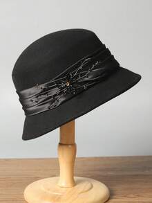 1 peça 2025 Novo chapéu de lã francês elegante com decoração de flores de cristal, chapéu de feltro redondo versátil para mulheres, outono/inverno, roupas de outono