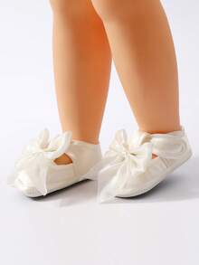 Zapatos de bebé niña recién nacida de suela blanda, zapatillas de cuna, primeros pasos planos, con lazo y flor, antideslizantes, para vestido de princesa de boda - Beis - Ver 5