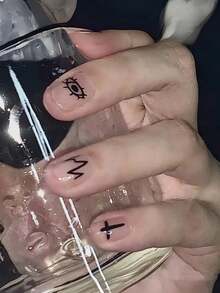 1张Y2K男士美甲贴纸 简约黑色笑脸男士美甲贴纸 DIY情侣美甲贴纸 美甲店独家男士美甲贴纸 美甲用品 - 彩色 - 查看 2