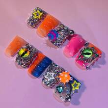10pcs Punk Nails Chic Short Duckbill Press On Nails Set - Handcrafted With Shiny Rhinestones, Eye Charms, Glitter, And Colorful Accents, Features Red Blue And French Tip Style, Perfect For Parties & Casual Attire, Suitable For Wedding Parties And Daily Wear, Includes Tool Kit For Easy Application. - 彩色 - 查看 5
