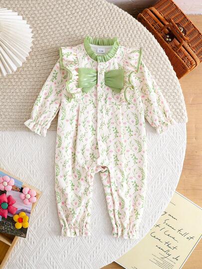 秋冬新款女婴拼接短袖蝴蝶结连体衣，可爱时尚的运动风，适合日常穿着、外出、派对，可作为送给女婴的礼物。