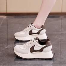 Women Wedge Sneakers - 棕色 - 查看 2