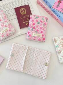 1 件可爱图案印花绗缝女孩旅行护照包、女士护照夹、护照套、文件存储保护套、卡包、钱包、多功能手提包、柔软面料可容纳护照、银行卡、登机牌、身份证、钞票，适用于旅行、度假、节日、送给朋友的生日礼物、伴娘礼物、妈妈礼物、教师礼物、情人节礼物、旅行必需品、邮轮必需品、宿舍必需品 - 彩色 - 查看 2