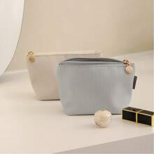 حقيبة مستحضرات تجميل صغيرة، حقيبة مكياج أنيقة وعصرية للنساء، حقيبة داخلية لأحمر الشفاه مناسبة للسفر